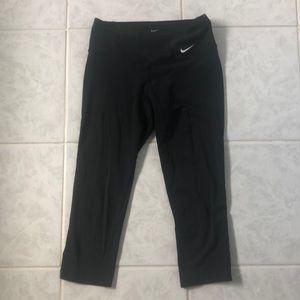 Cropped black nike leggings